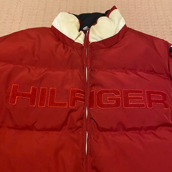 Reversible red/black Tommy Hillfiger bubble jacket. - Picture 2 of 8